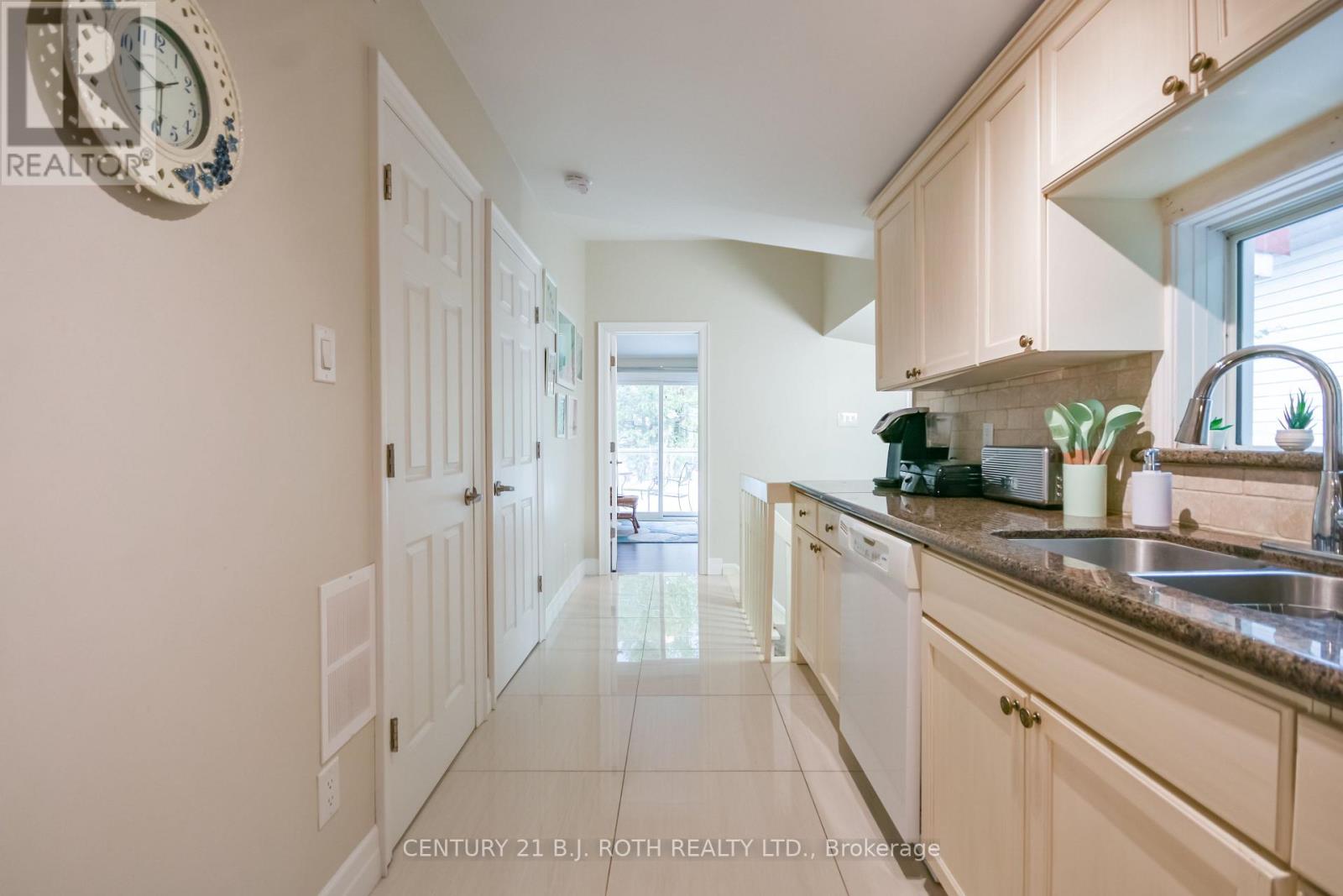 Detached at 991 SHORE LANE, Wasaga Beach