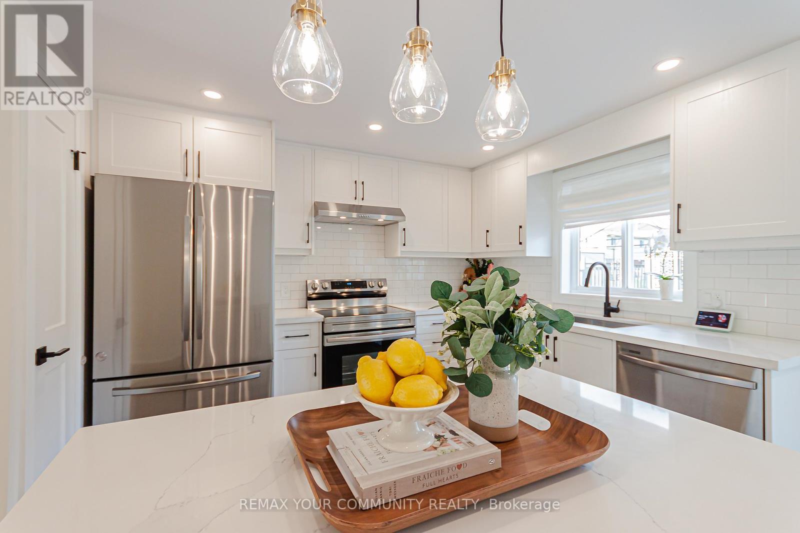 Detached at 5 SELKIRK CRESCENT, Barrie (Holly)
