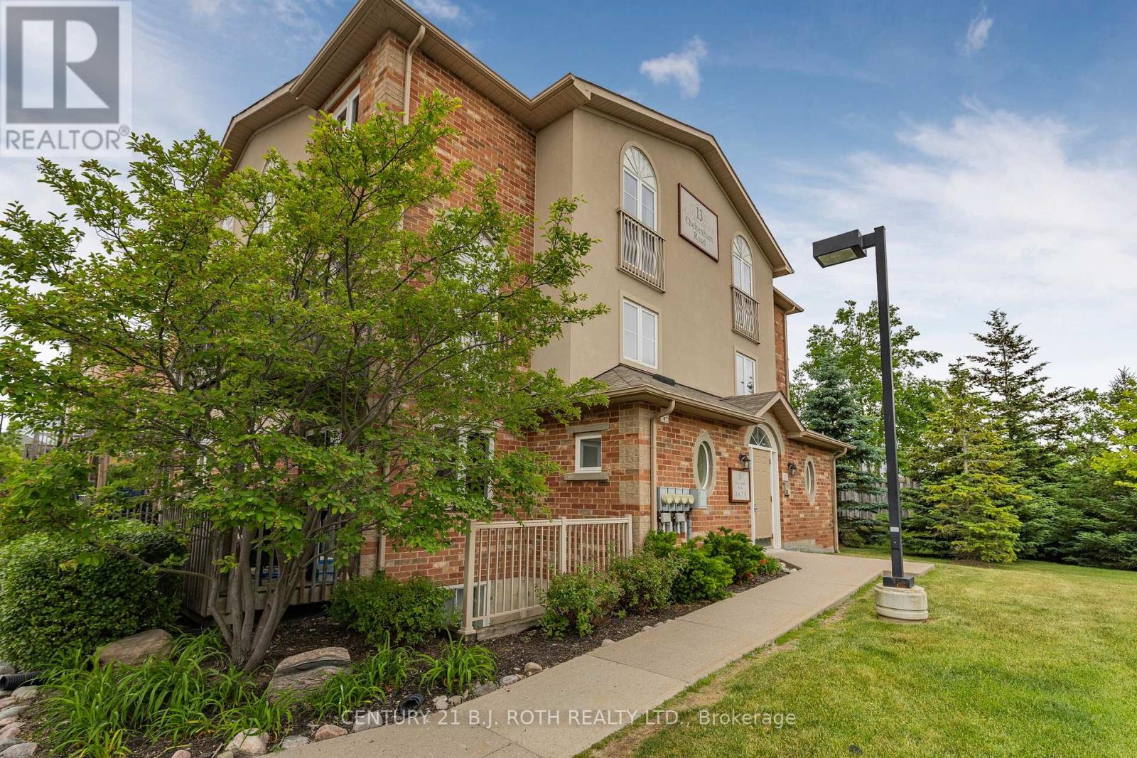Apartment at 7 - 13 CHELTENHAM ROAD, Barrie (Georgian Drive)