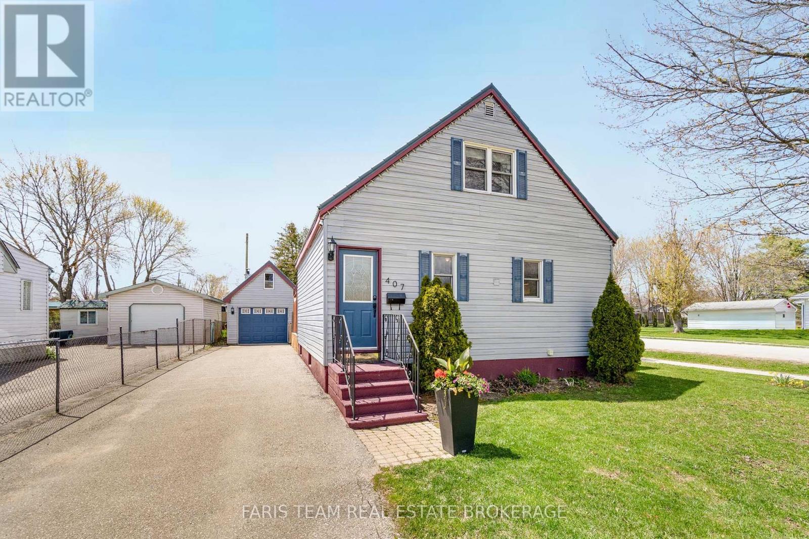 Detached at 407 BAYVIEW PARKWAY, Orillia