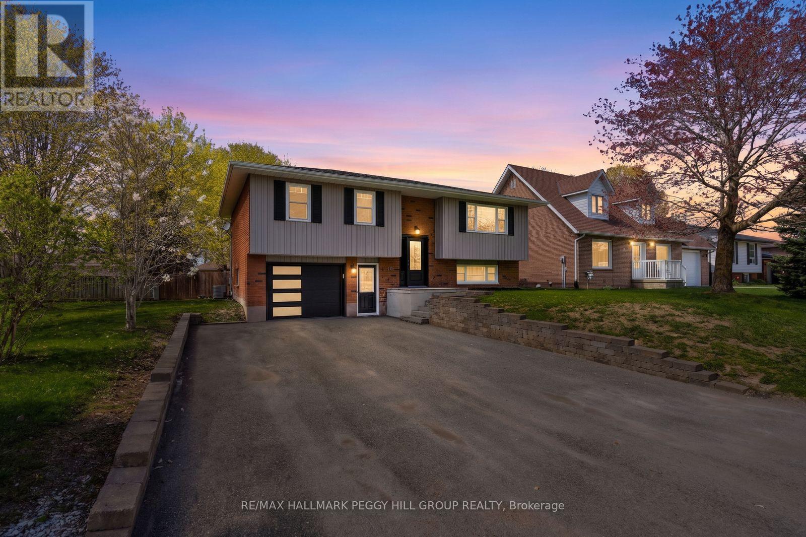 Detached at 16 GLENVIEW AVENUE, Springwater (Elmvale)