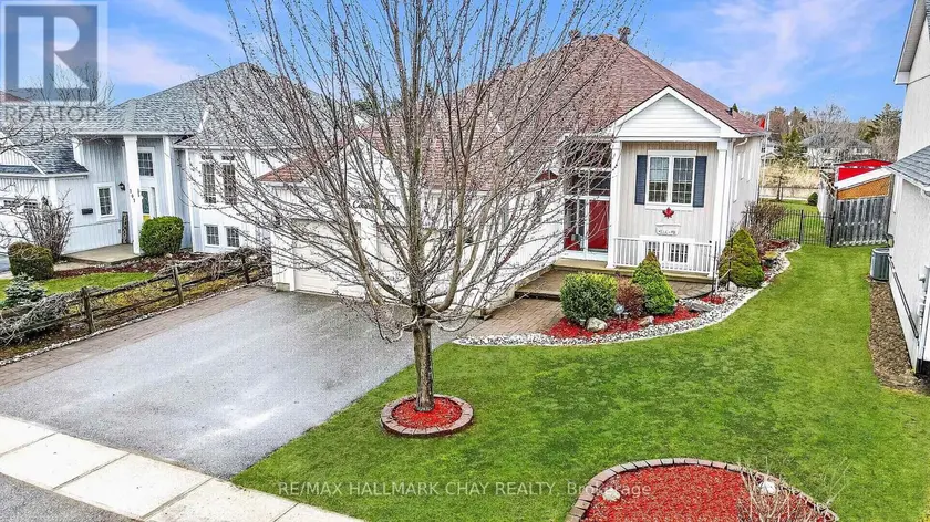 Detached at 205 COUNTRY LANE, Clearview