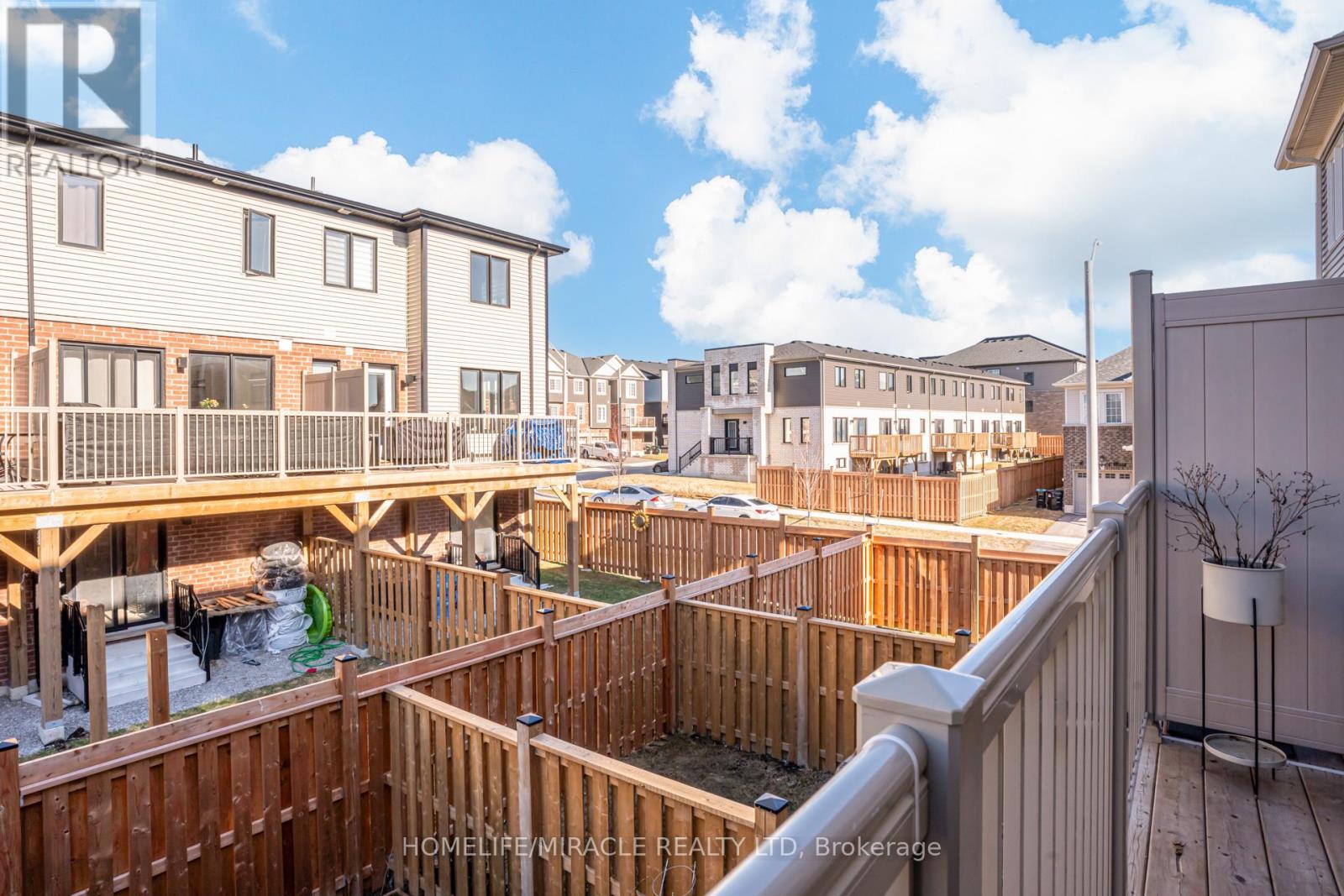 Townhouse at 6 PUMPKIN CORNER CRESCENT, Barrie
