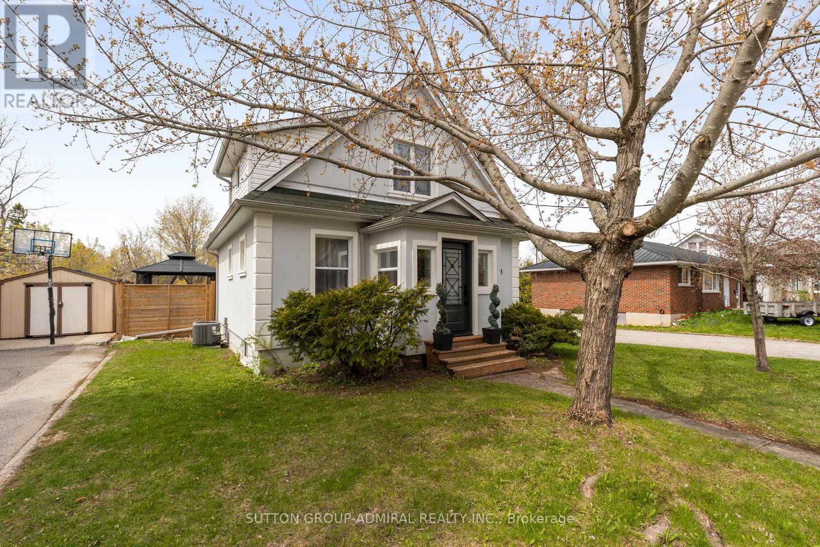 Detached at 8 SOUTH STREET W, Orillia