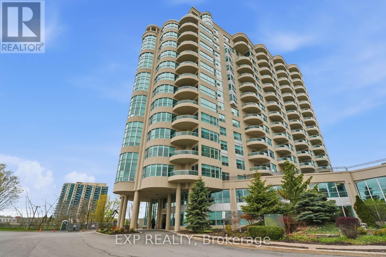 Apartment at 905 - 2 TORONTO STREET, Barrie (City Centre)