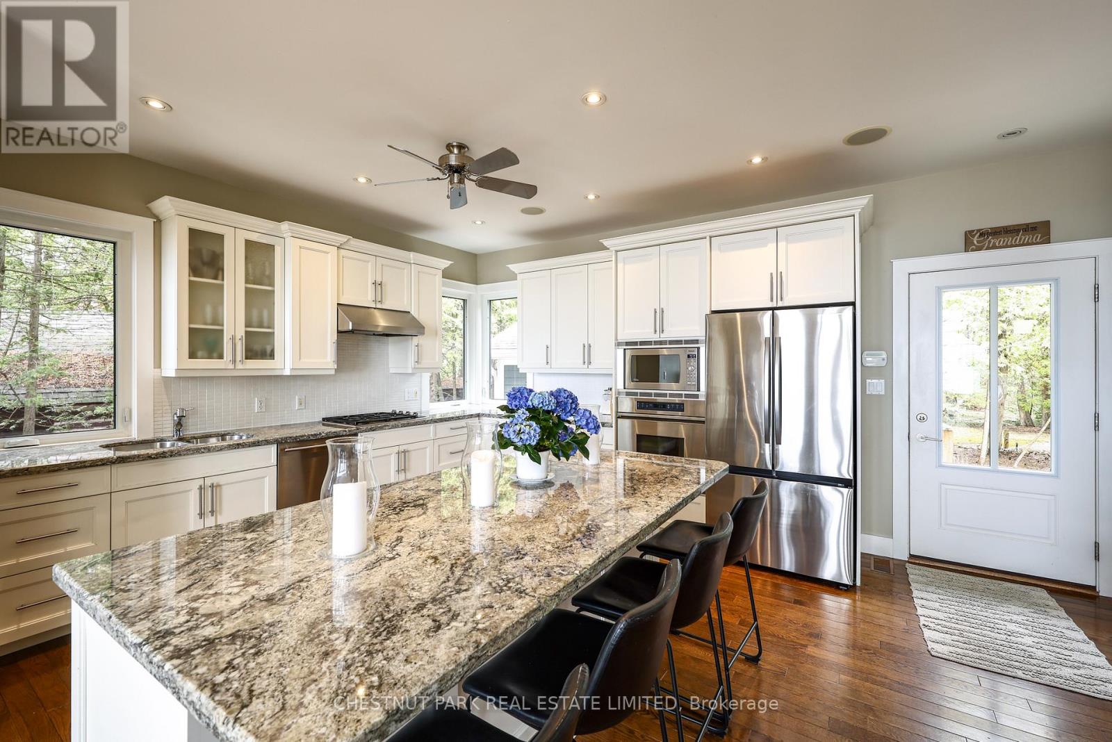 Detached at 46 PARKLANE COURT, Tiny