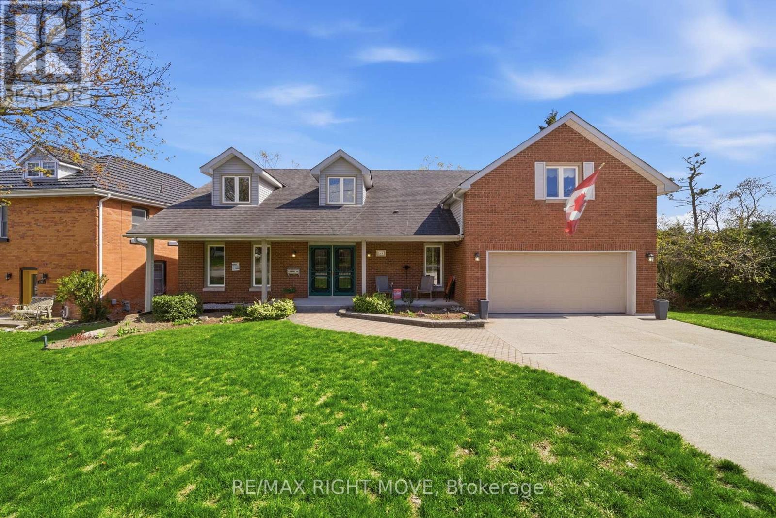 Detached at 177 BRANT STREET W, Orillia