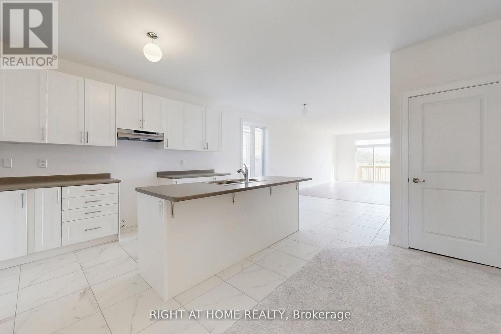 Detached at 243 DUNCAN STREET, Clearview