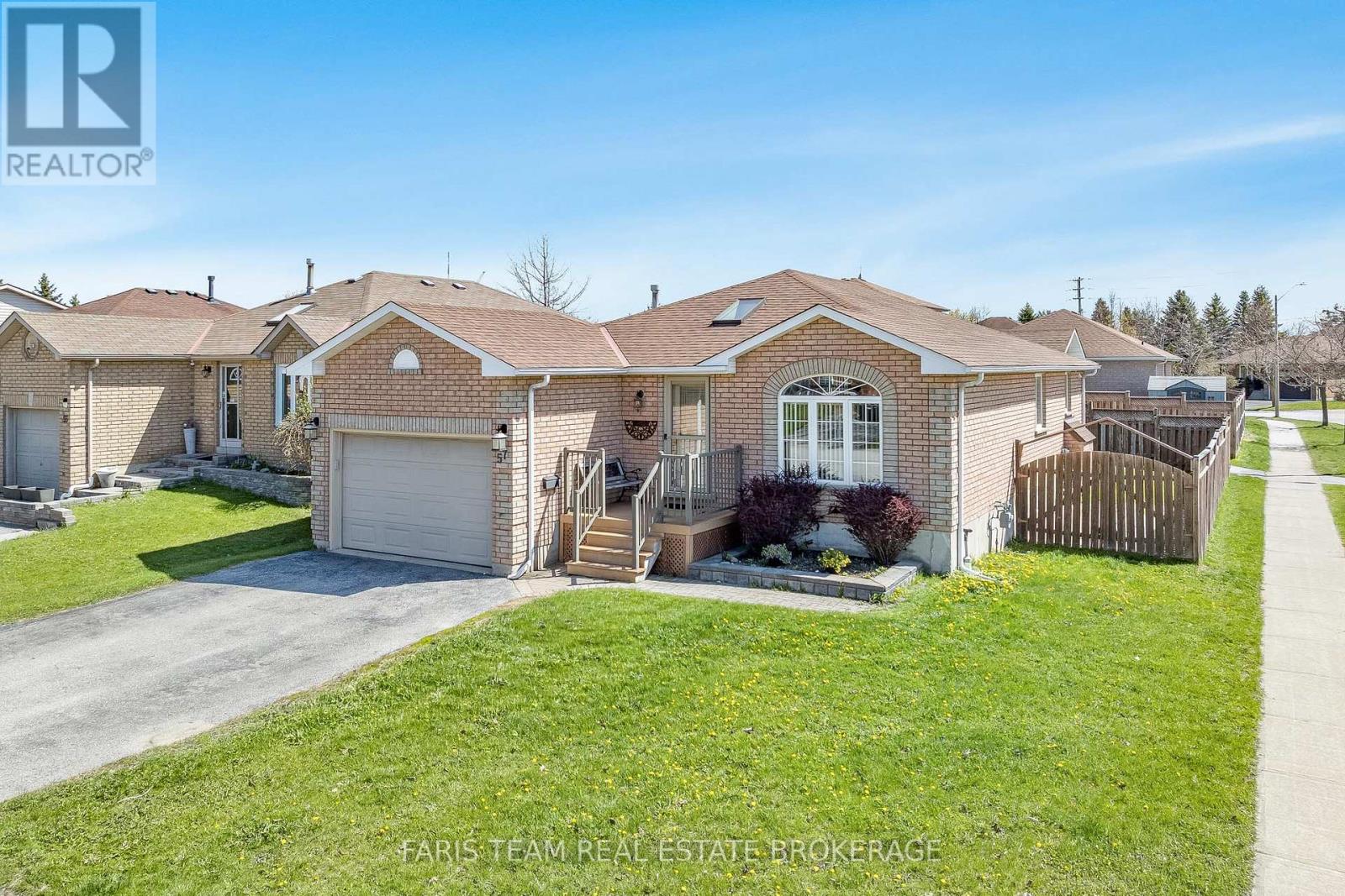 Detached at 57 WESSENGER DRIVE, Barrie (Holly)