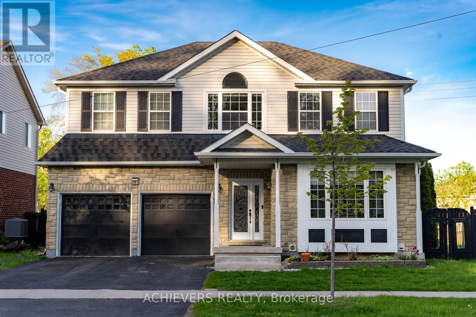 Detached at 19 THRUSHWOOD DRIVE, Barrie (400 West)