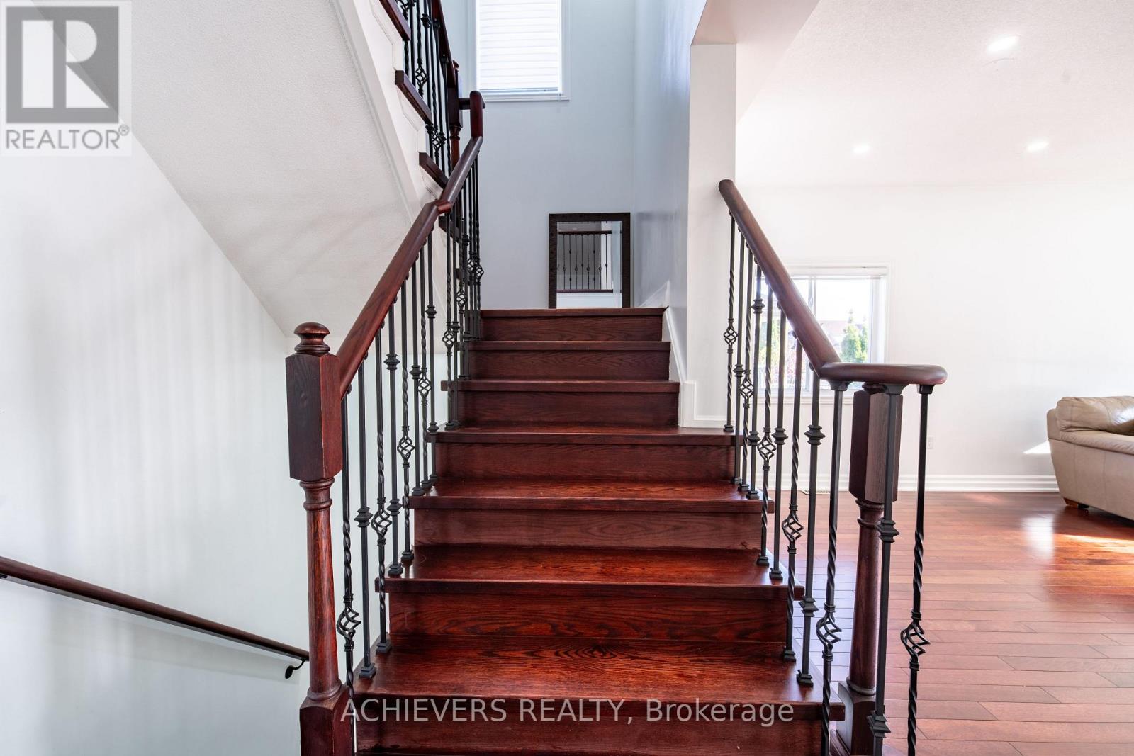 Detached at 19 THRUSHWOOD DRIVE, Barrie