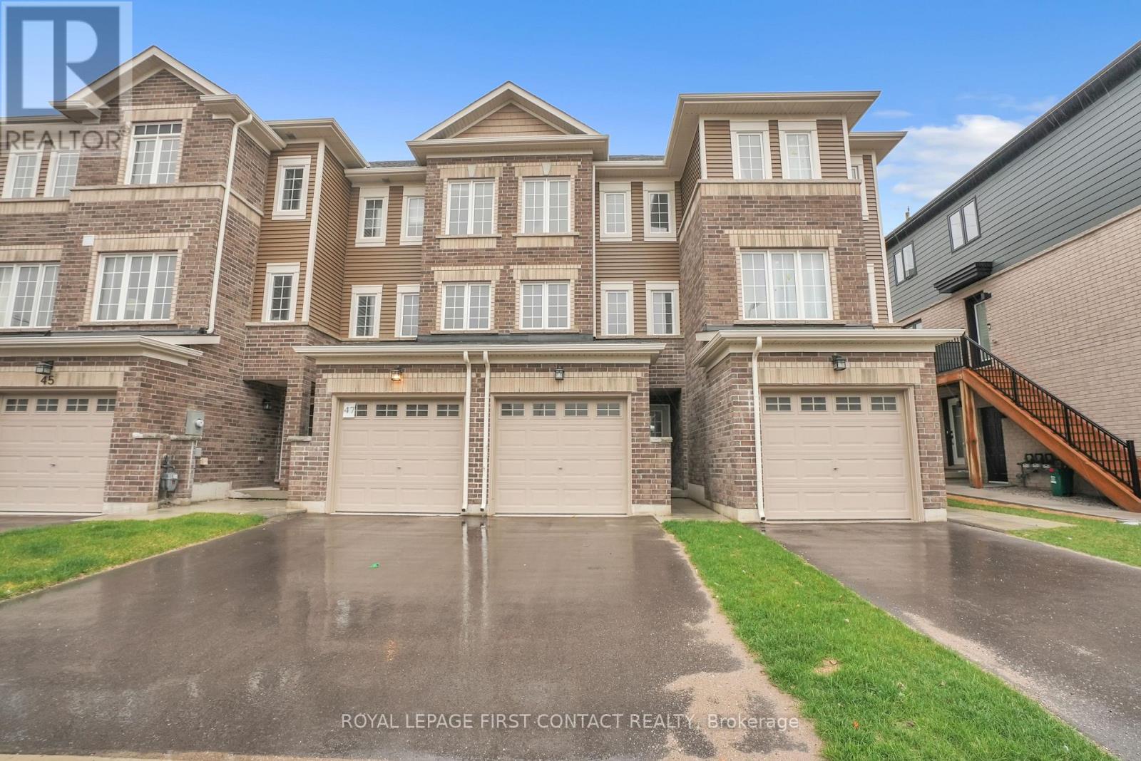 Townhouse at 49 PUMPKIN CORNER CRESCENT, Barrie