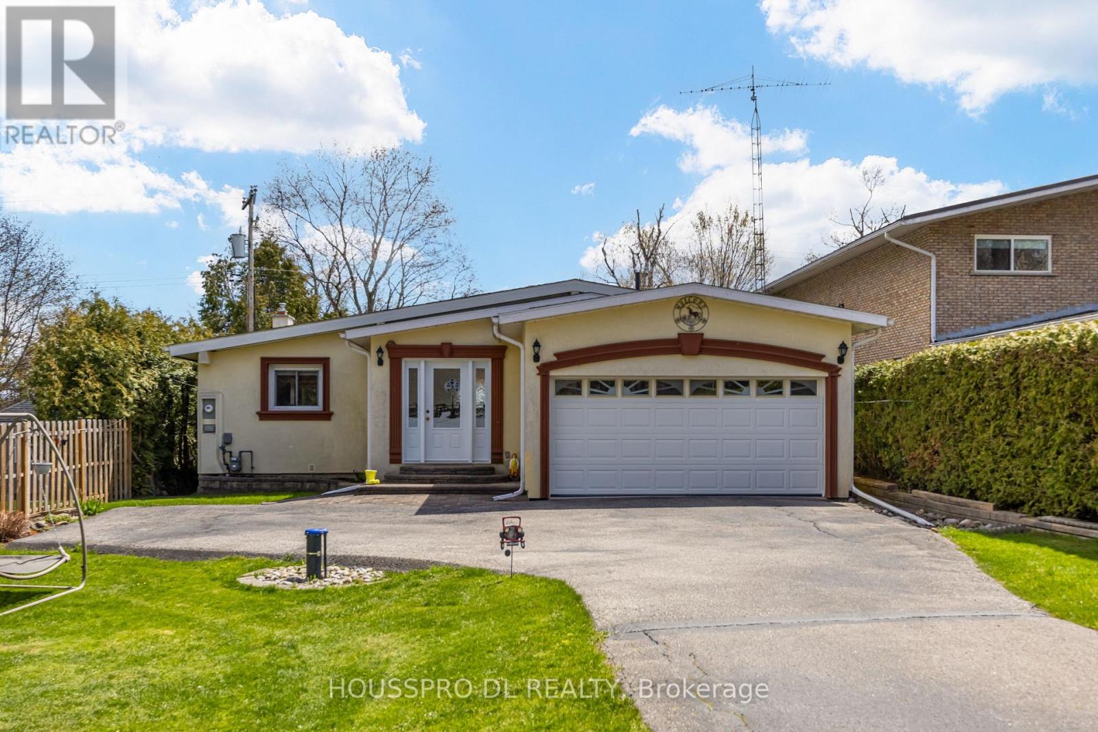 Detached at 2683 LAKESHORE ROAD E, Oro-Medonte