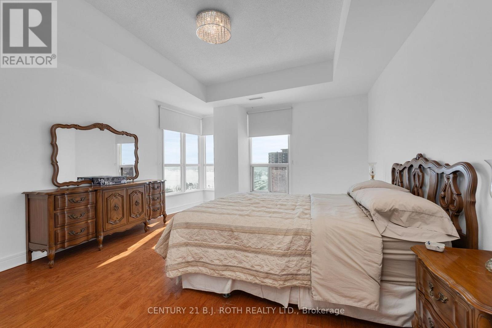 Apartment at 1402 - 2 TORONTO STREET, Barrie