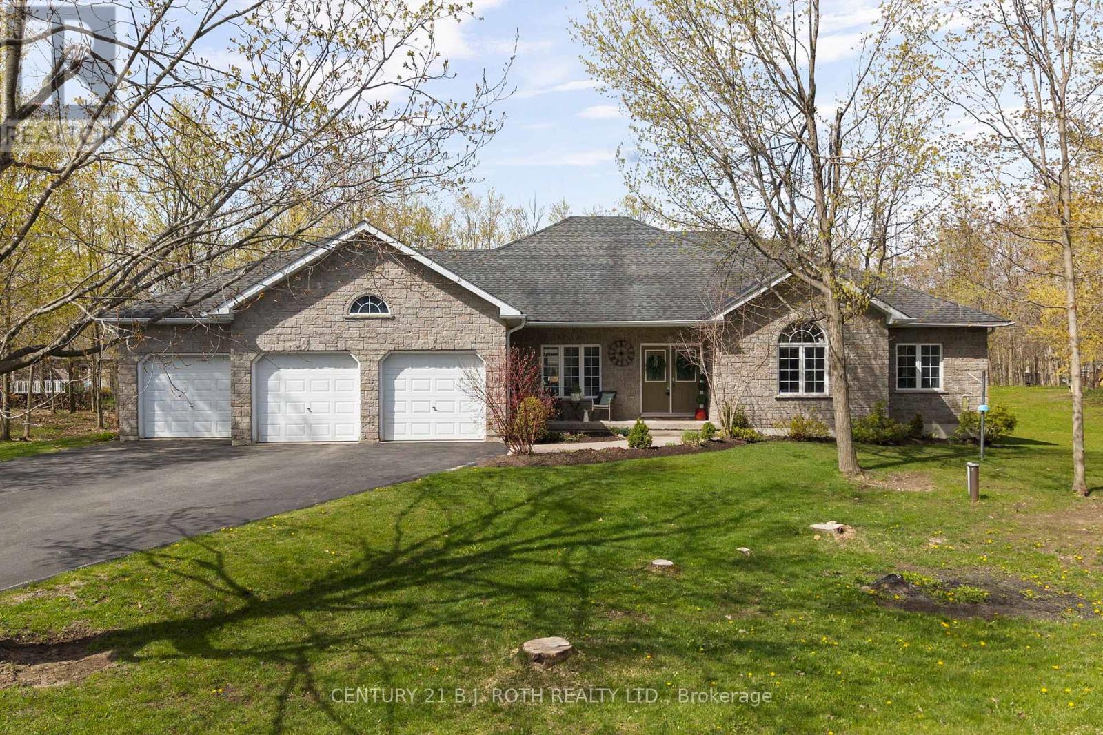 Detached at 6 HEMLOCK CRESCENT, Oro-Medonte