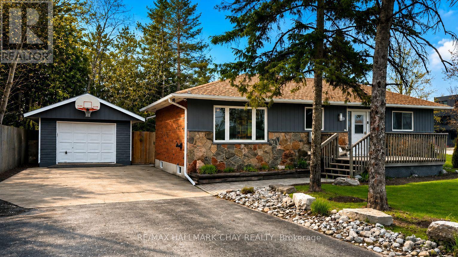 Detached at 10 FINLAY MILL ROAD, Springwater (Midhurst)