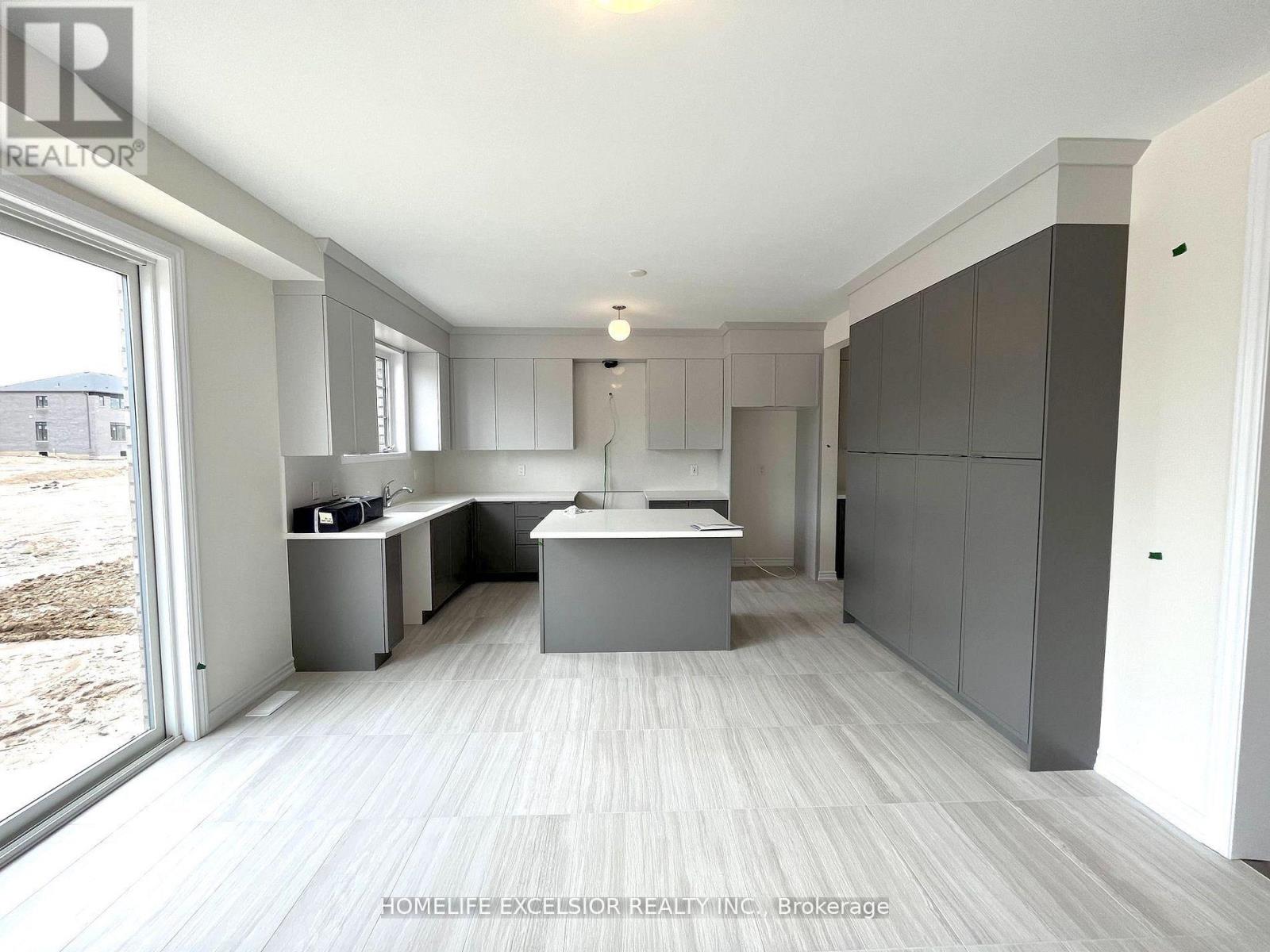 Detached at 16 ROSANNE CIRC, Wasaga Beach