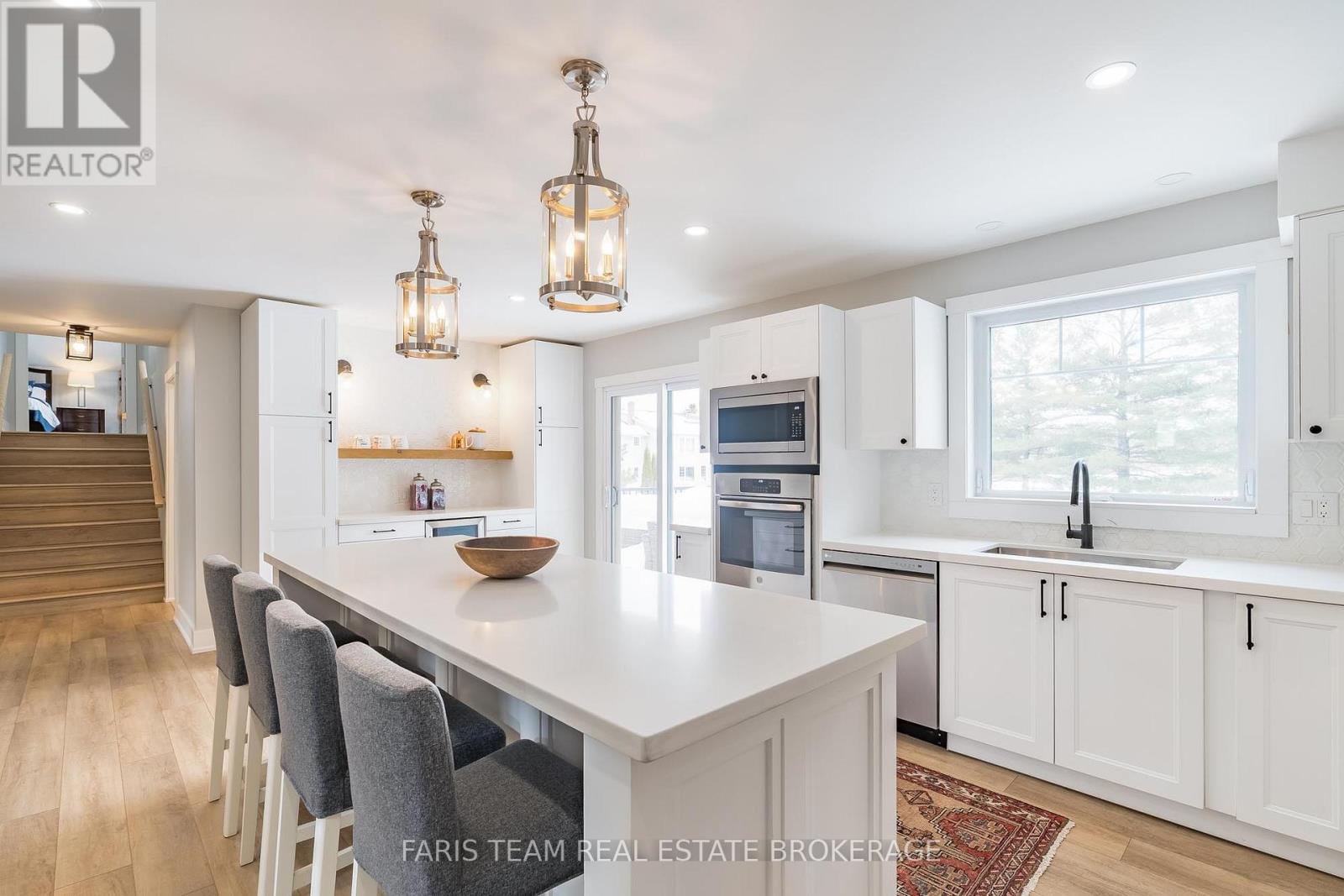 Detached at 3 MATTHEW COURT, Wasaga Beach