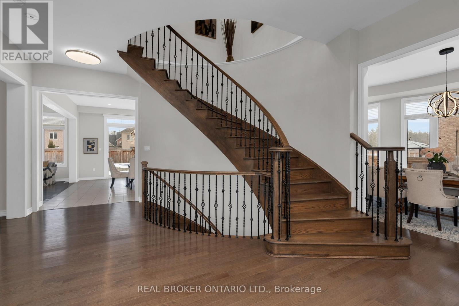 Detached at 56 REDMOND CRESCENT, Springwater