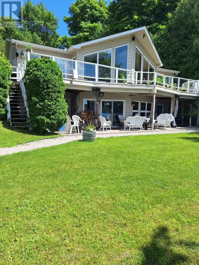 Detached at 225 EIGHT MILE POINT ROAD SE, Oro-Medonte