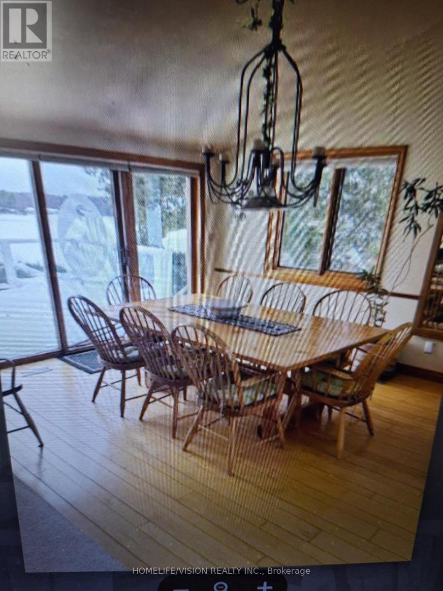 Detached at 225 EIGHT MILE POINT ROAD SE, Oro-Medonte