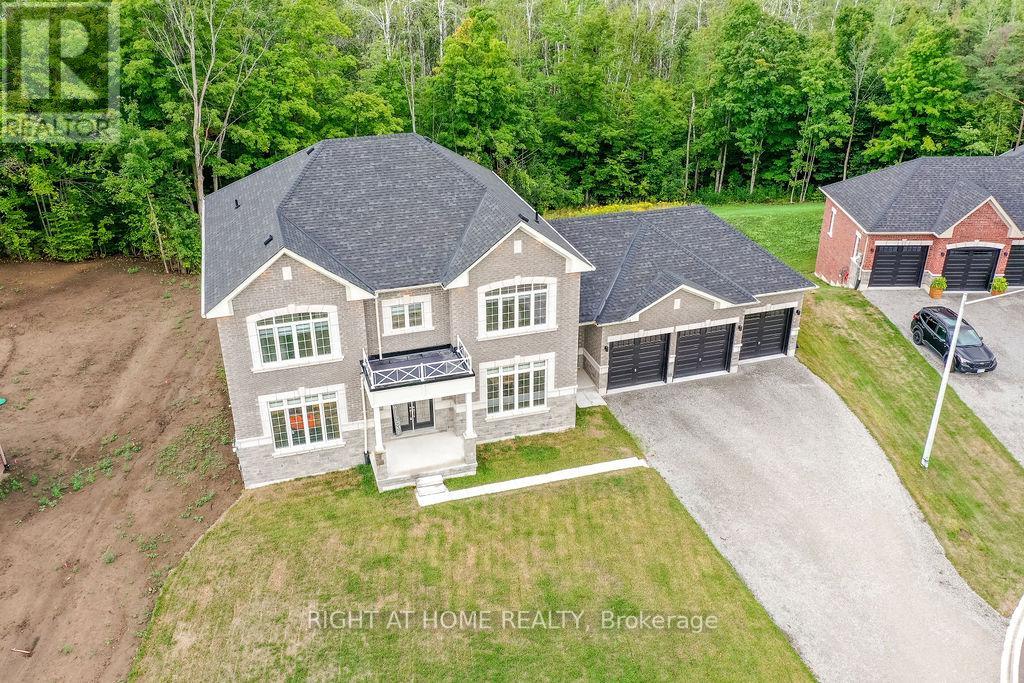 Detached at 8 FOREST HEIGHTS COURT, Oro-Medonte (Sugarbush)