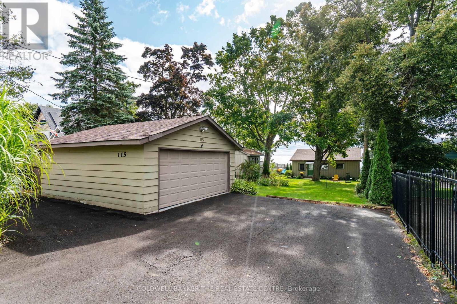 Detached at 115 LAKESHORE ROAD W, Oro-Medonte