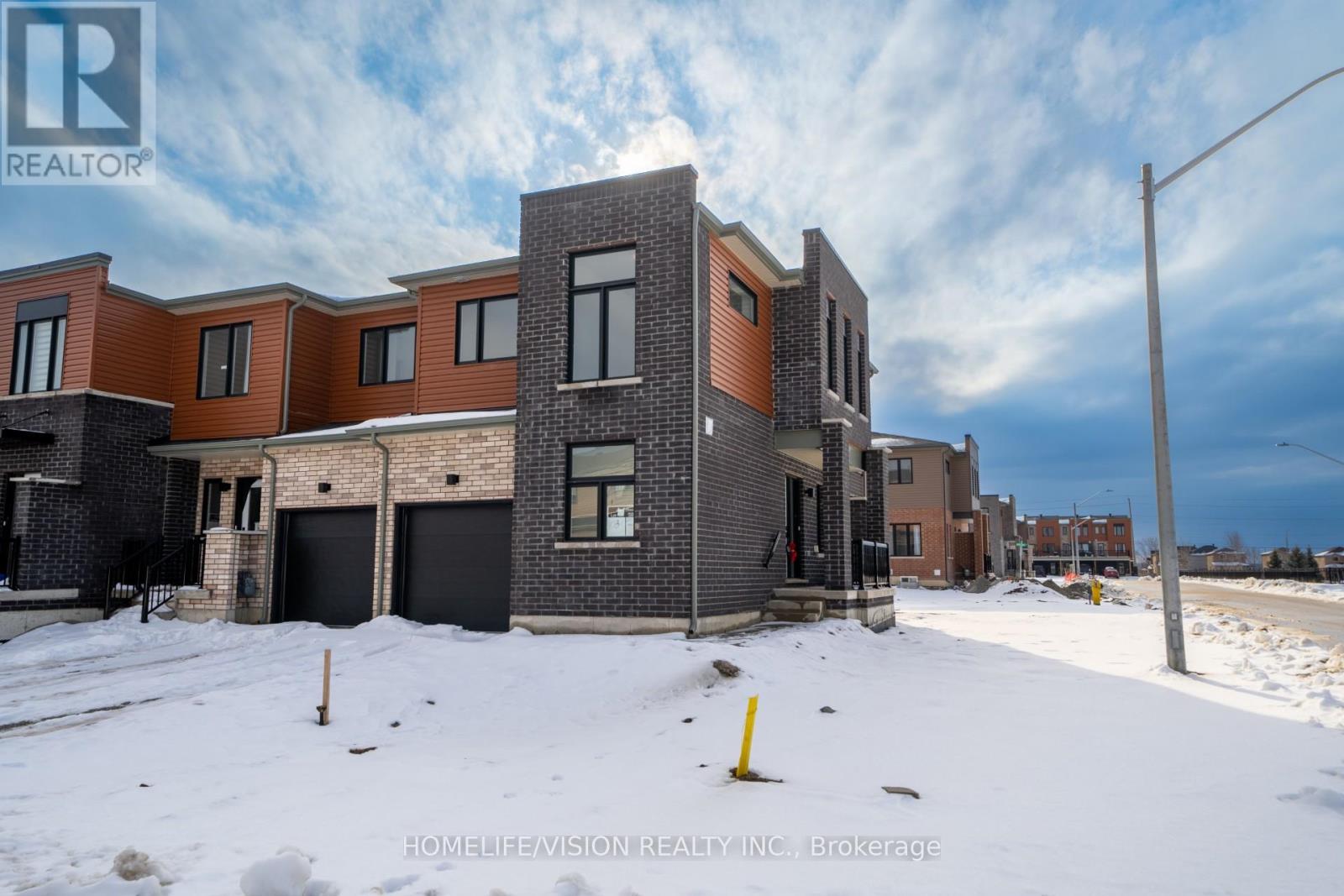 Townhouse at 21 HAVEN LANE, Barrie (Painswick South)