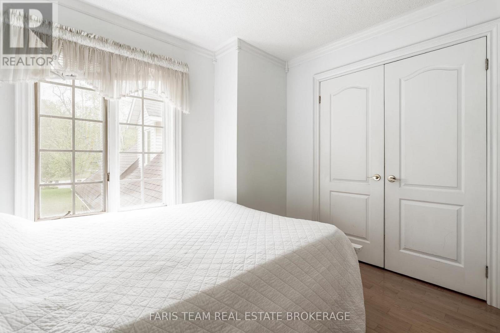 Detached at 4 MILLS CIRCLE, Springwater