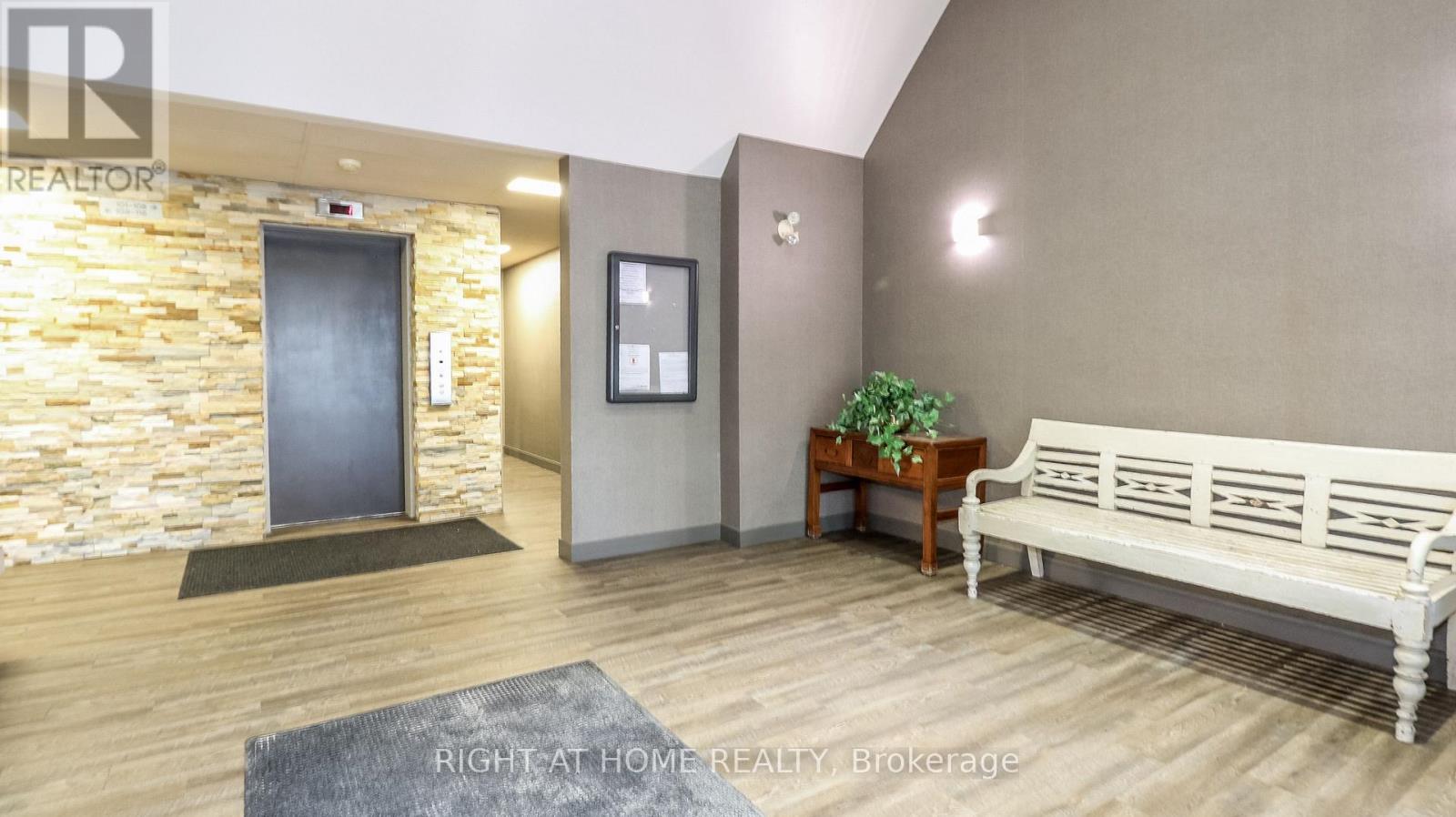 Apartment at 113 - 126 BELL FARM ROAD, Barrie