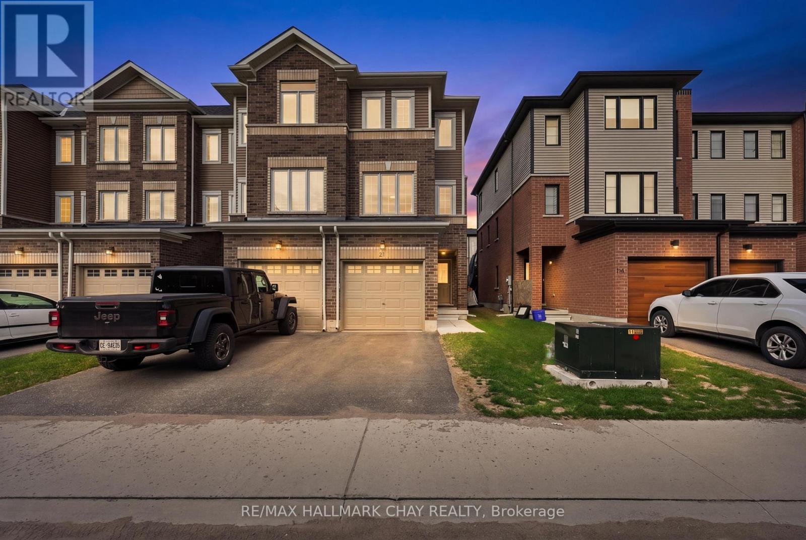Townhouse at 21 PUMPKIN CORNER CRESCENT, Barrie