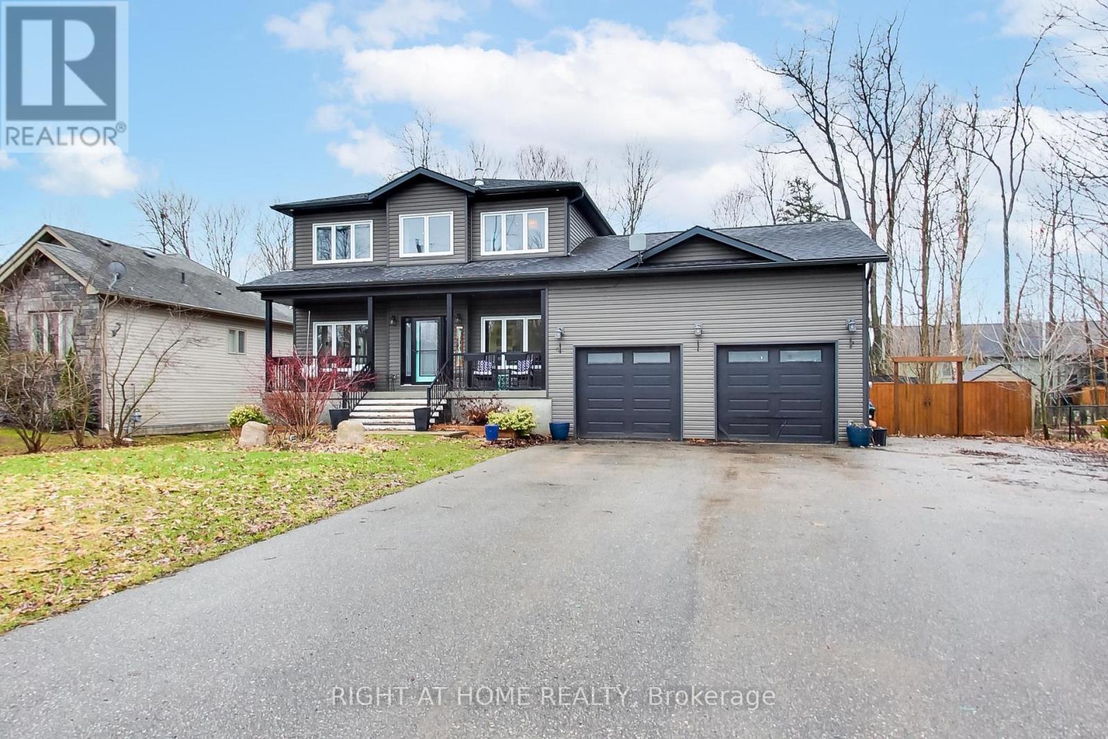 Detached at 54 BELLEHUMEUR ROAD, Tiny
