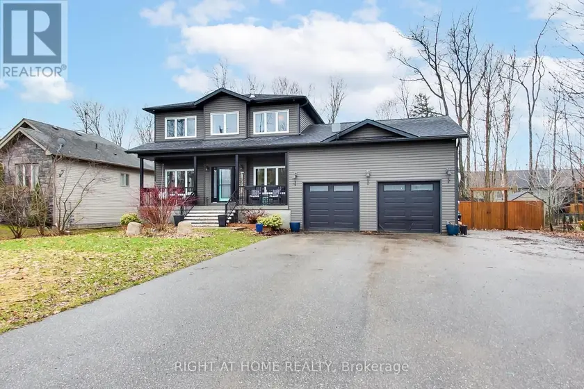 Detached at 54 BELLEHUMEUR ROAD, Tiny