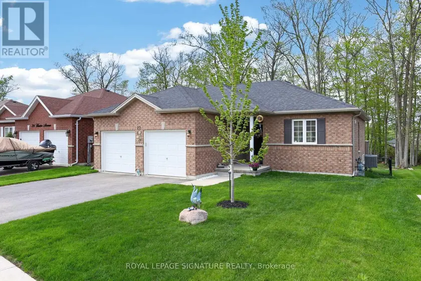 Detached at 22 HUNTER AVENUE, Tay