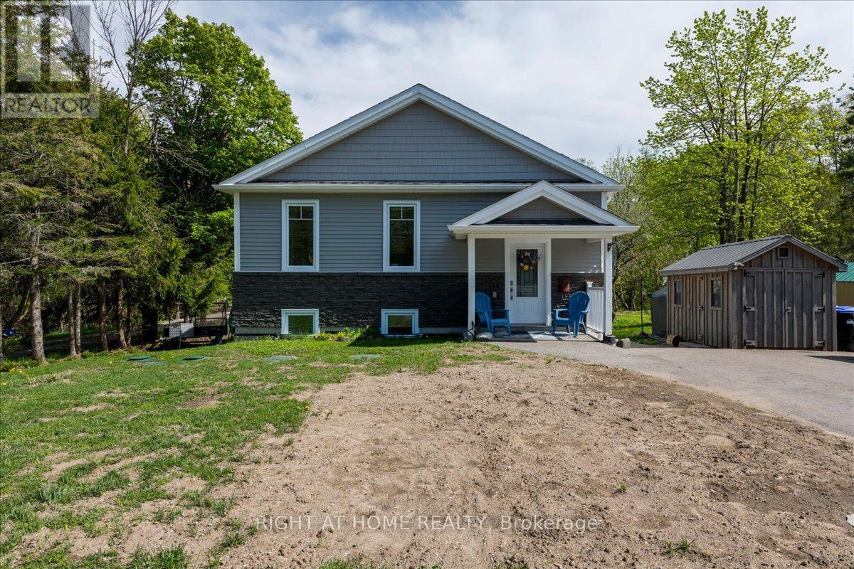 Detached at 15204 HIGHWAY 12 HIGHWAY, Tay