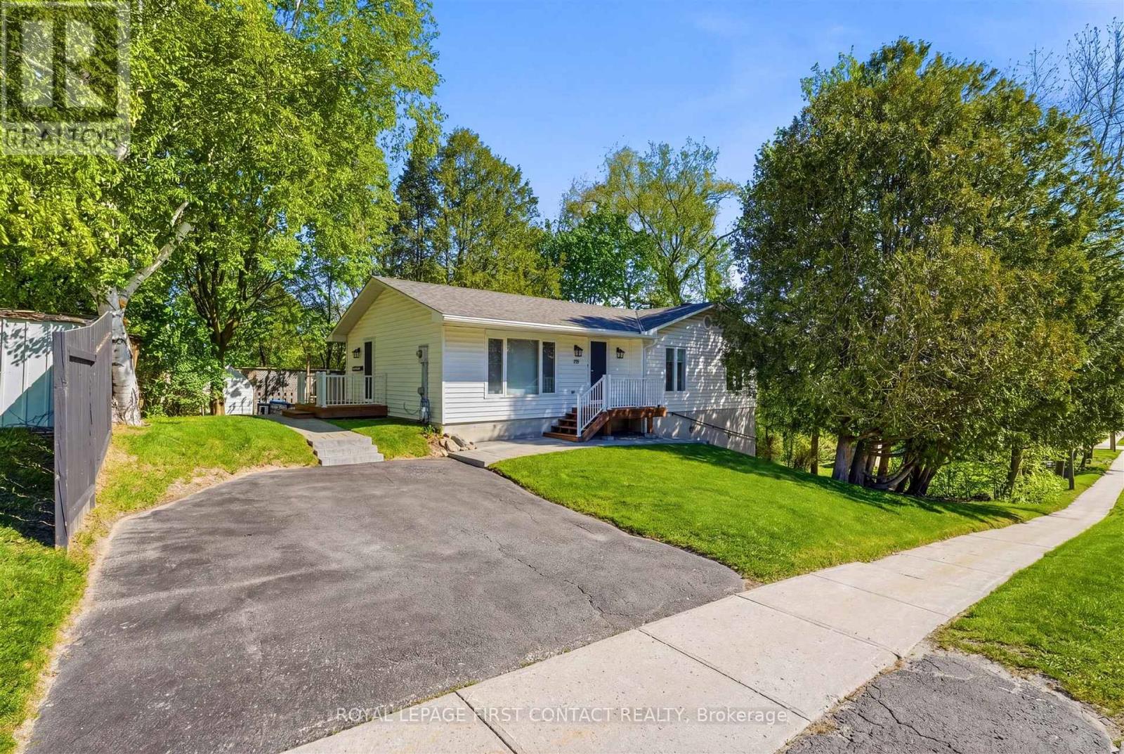 Detached at 312 BARNETT AVENUE, Midland