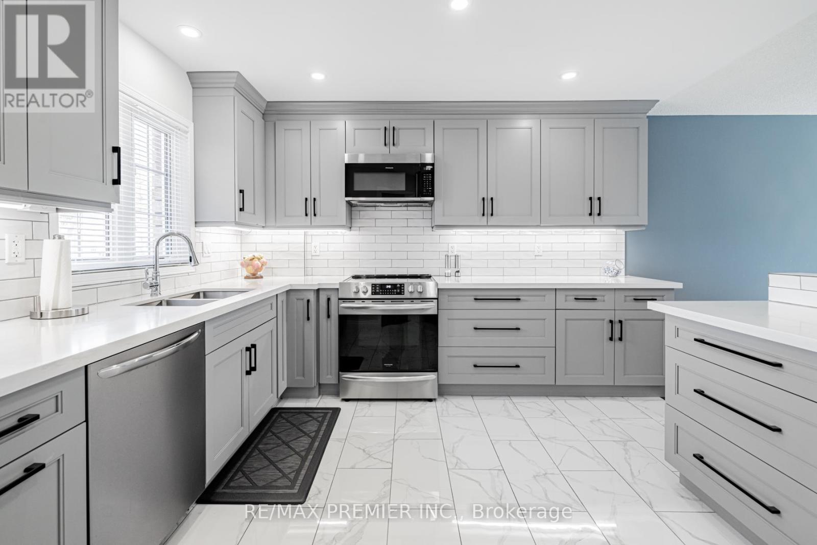 Detached at 20 CRANBERRY HEIGHTS, Wasaga Beach