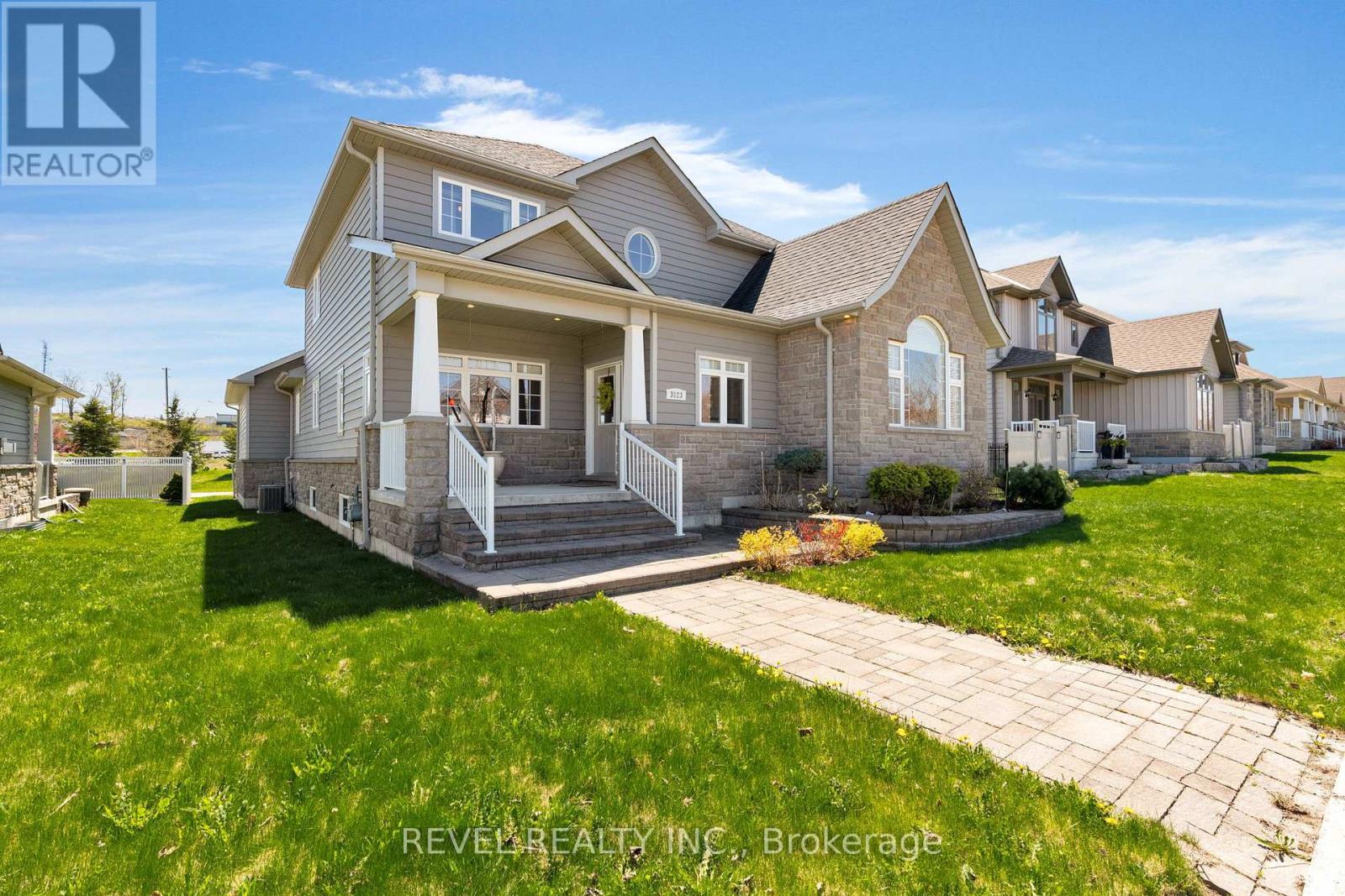 Detached at 3123 STONE RIDGE BOULEVARD, Orillia