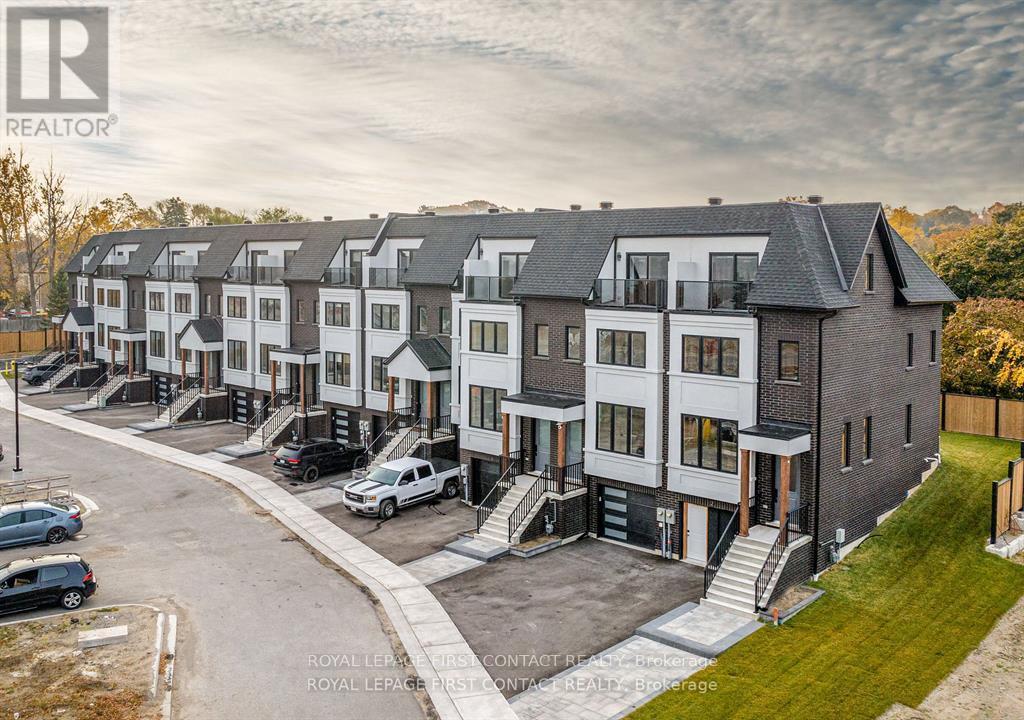 Townhouse at 4 ALDERWOOD LANE, Barrie