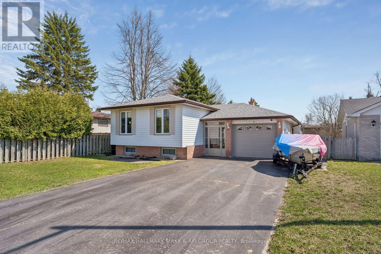 Detached at 11 CHARLOTTE COURT, Barrie