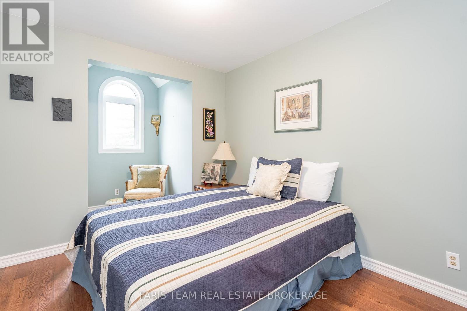 Detached at 32 CAIRNS BOULEVARD, Springwater