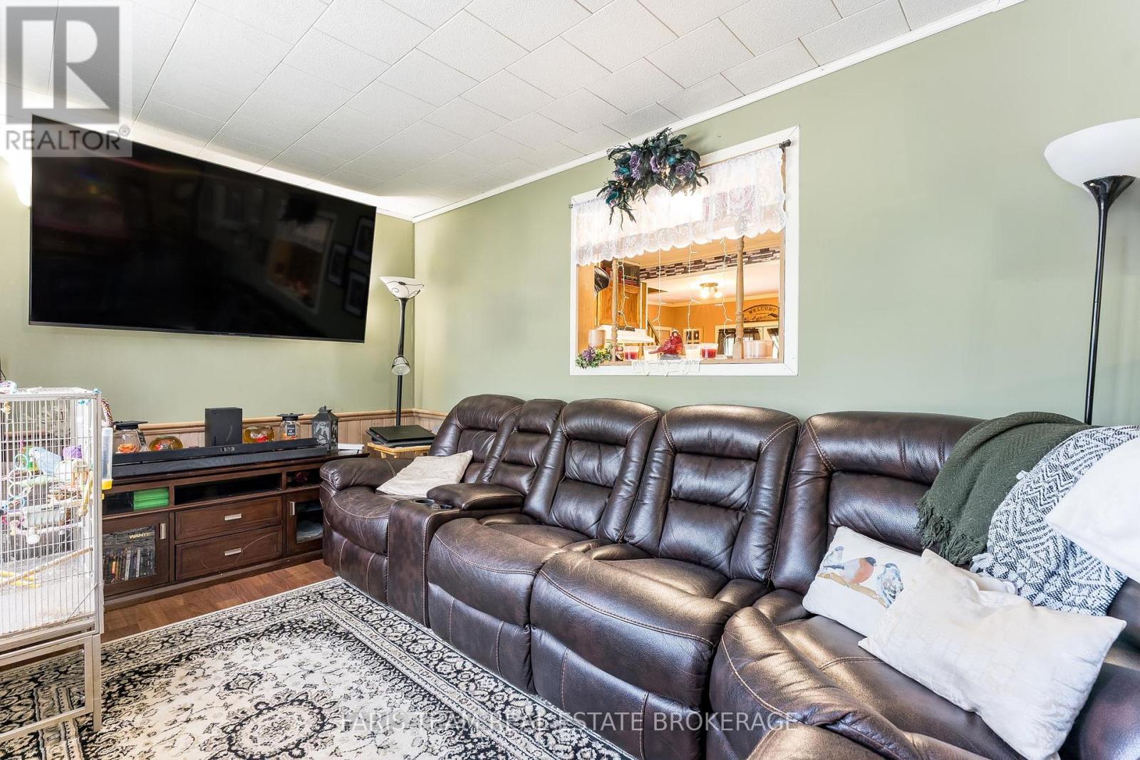 Detached at 3425 CORONATION AVENUE, Severn
