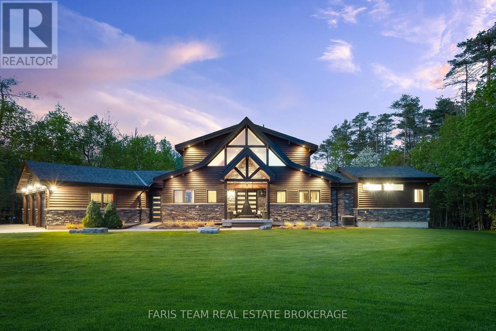 Detached at 22 HOUBEN CRESCENT, Oro-Medonte