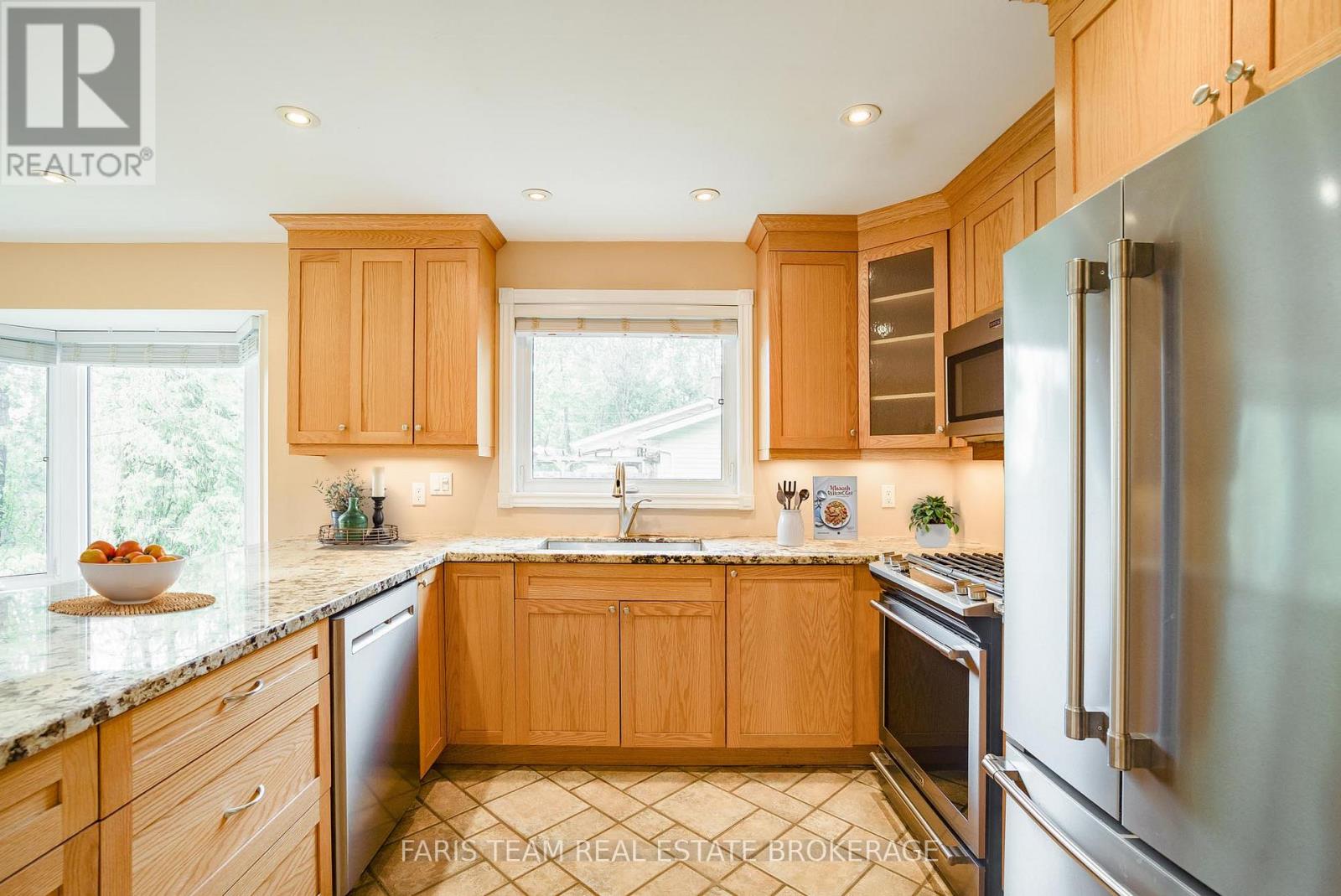 Detached at 21 POPLAR CRESCENT, Oro-Medonte