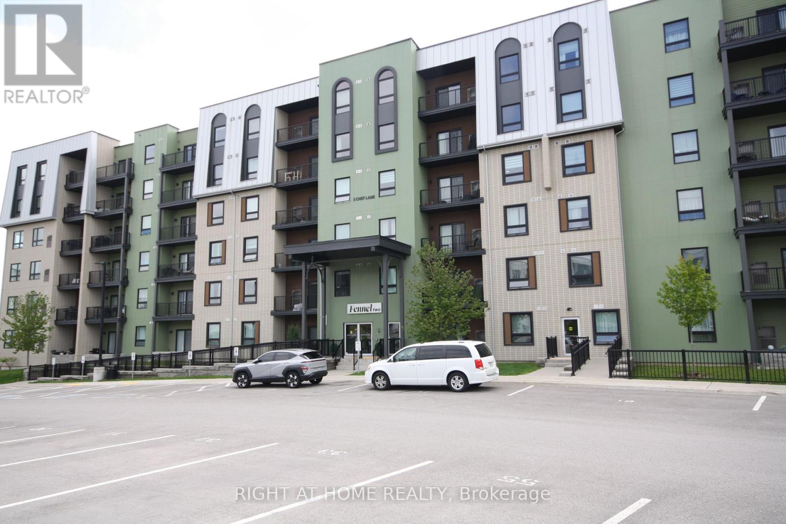 Apartment at 108 - 5 CHEF LANE, Barrie