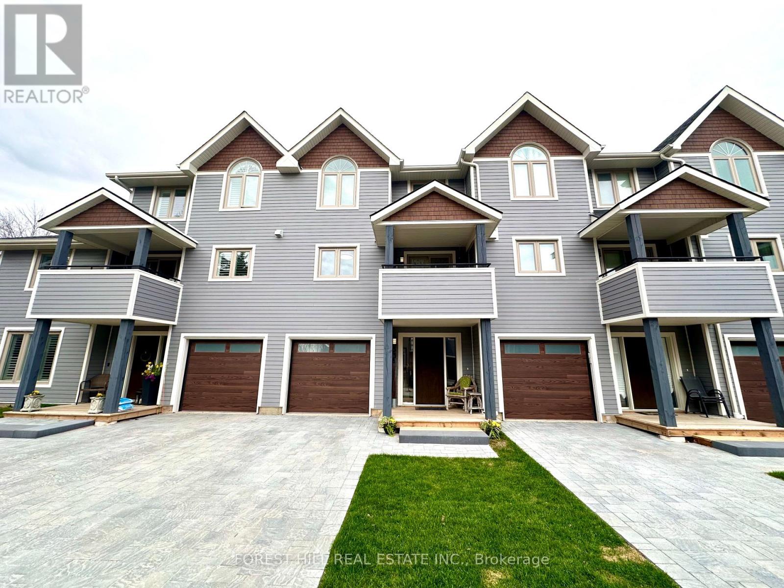 Townhouse at 12 - 53 LIGHTHOUSE LANE W, Collingwood