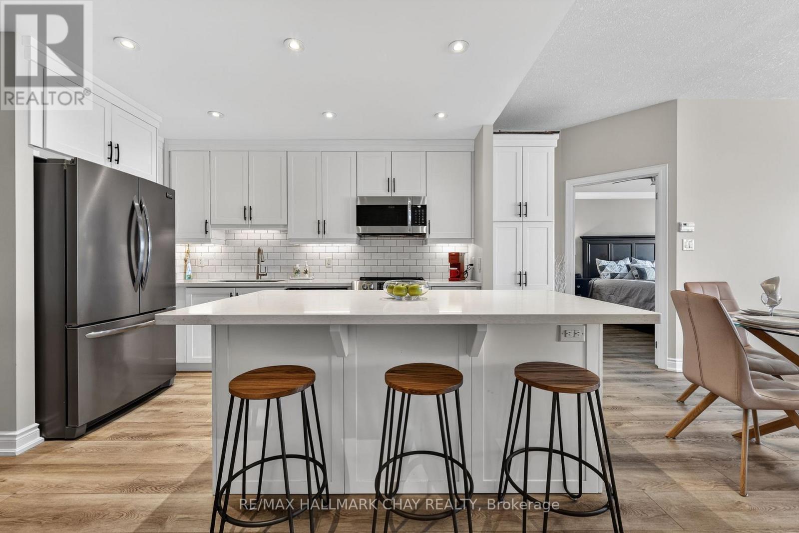 Apartment at 805 - 37 ELLEN STREET, Barrie (City Centre)