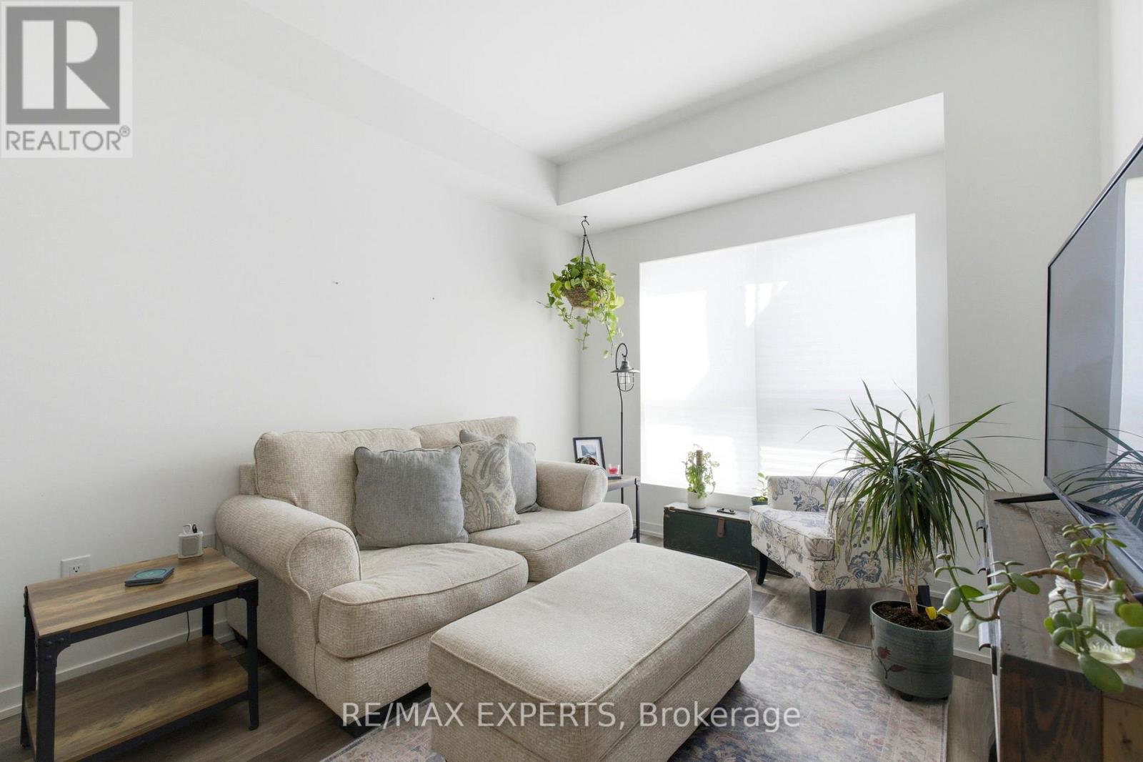 Apartment at 325 - 430 ESSA ROAD, Barrie