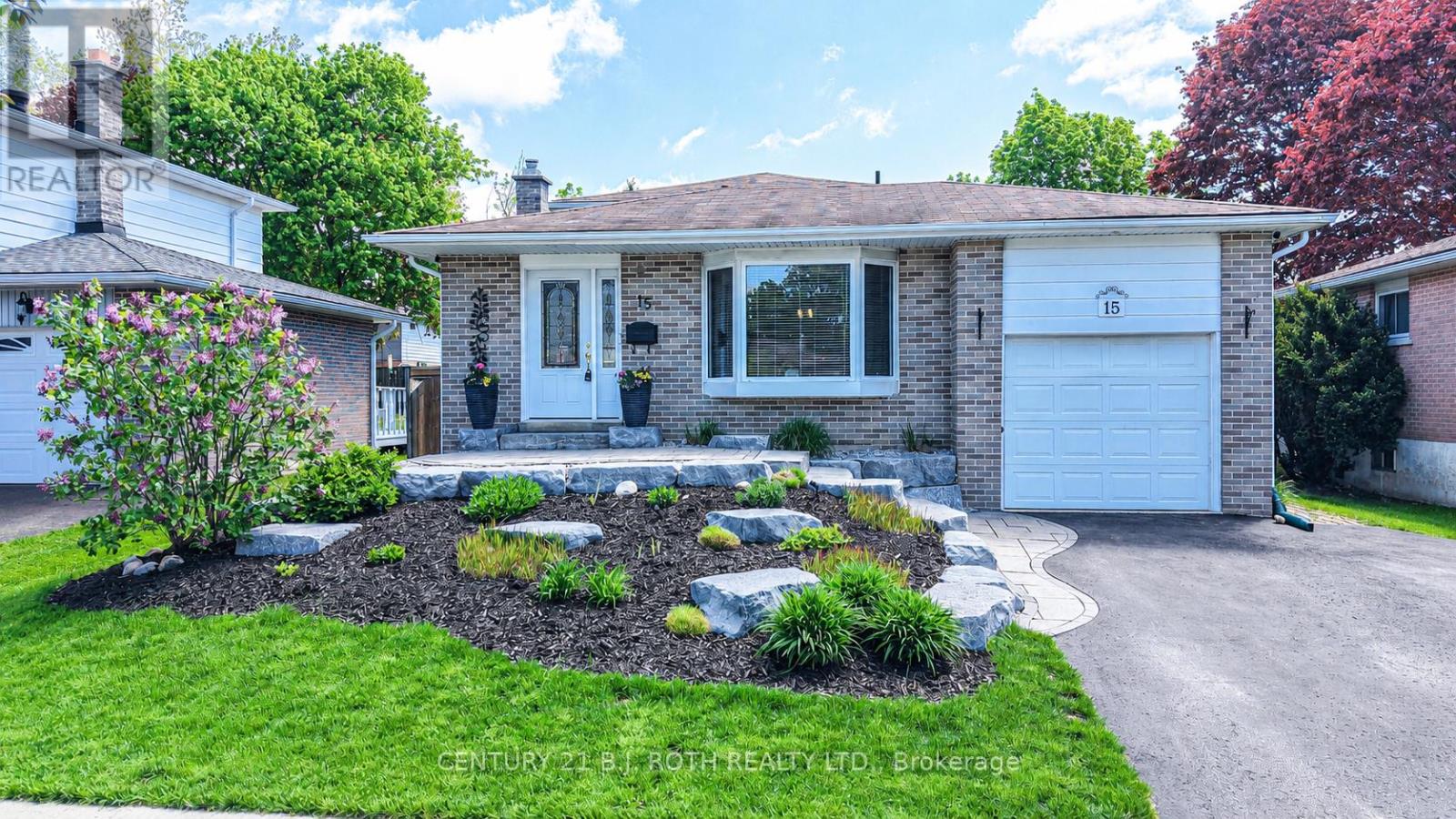Detached at 15 GLENECHO DRIVE, Barrie