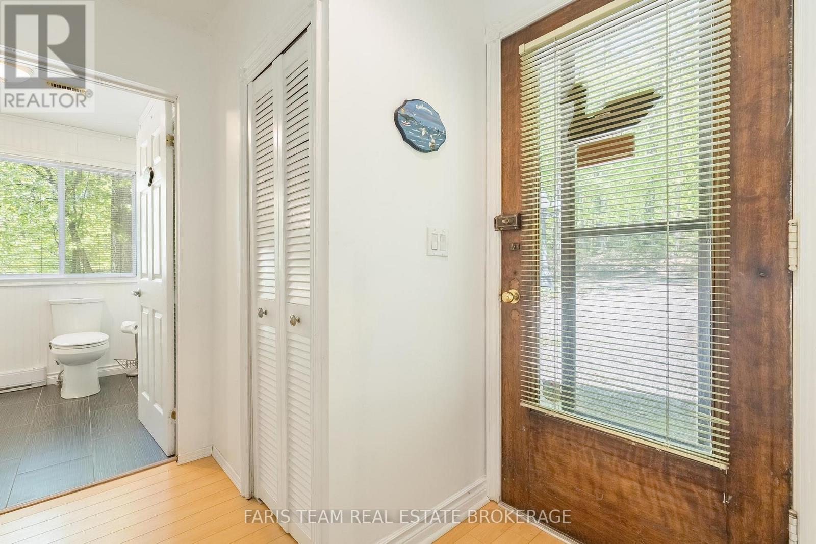 Detached at 112 FARLAIN LAKE ROAD E, Tiny